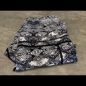 ZYIA Cobra Metallic Leggings